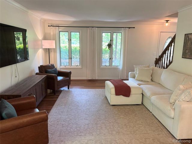 950 Fuller Lane, White Lake, MI 48386