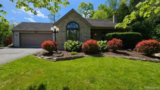 950 Fuller Lane, White Lake, MI 48386