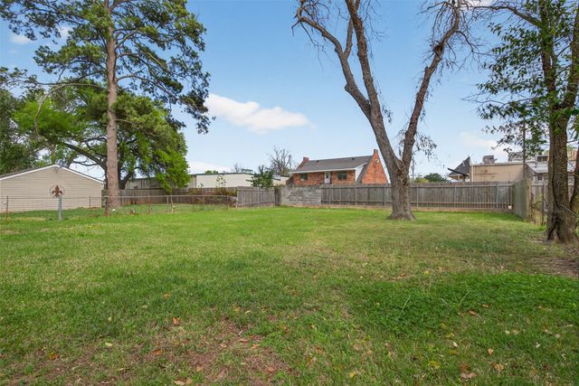 4445 Clingman, Shreveport, LA 71105