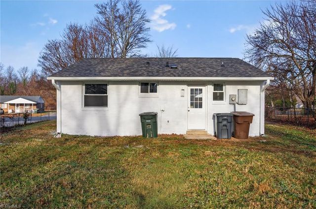 2403 Madre Place, Greensboro, NC 27406