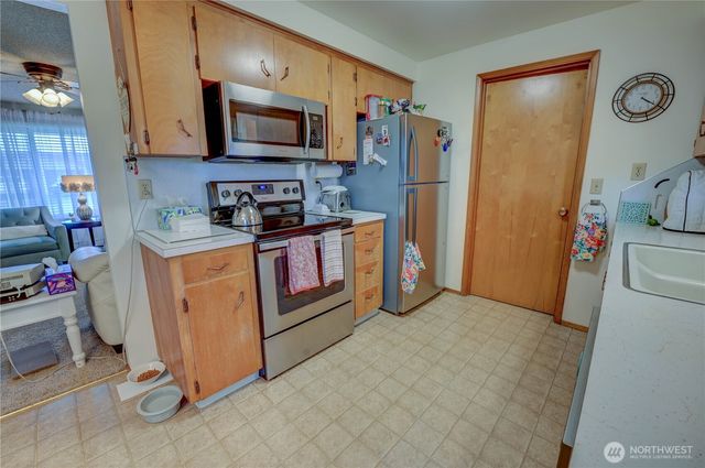 2023 -2021 14th Avenue NW, Puyallup, WA 98371
