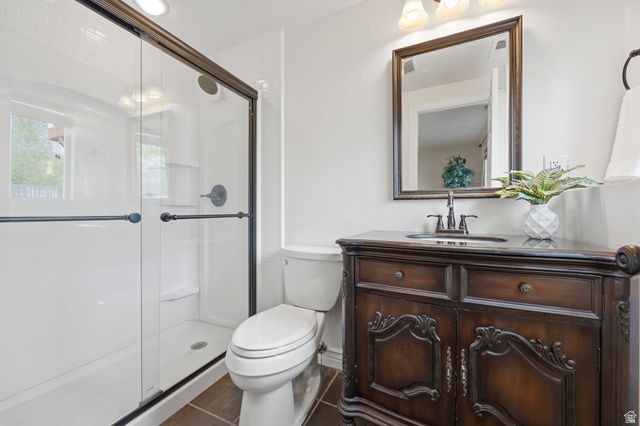 445 S SUNSET DR, Kaysville, UT 84037