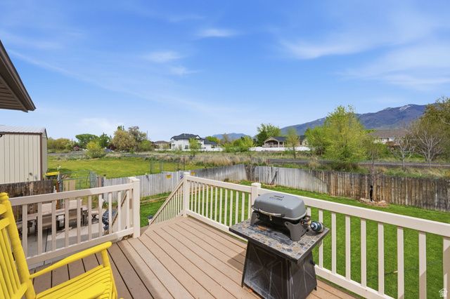 445 S SUNSET DR, Kaysville, UT 84037