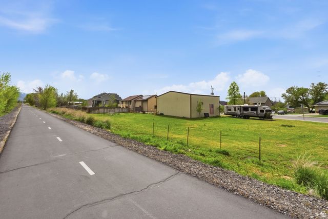 445 S SUNSET DR, Kaysville, UT 84037