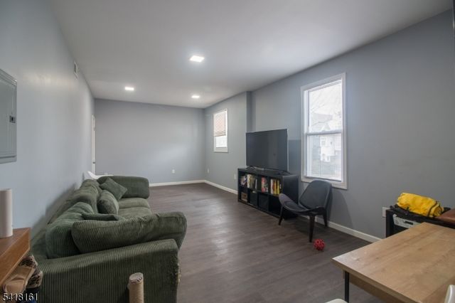 625 Park Ave, East Orange City, NJ 07017