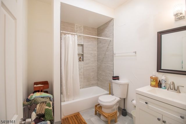 625 Park Ave, East Orange City, NJ 07017