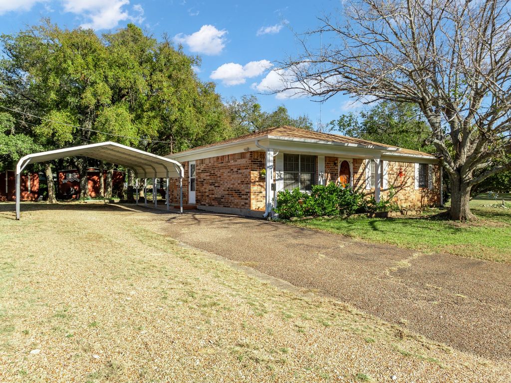 156 Cresthill Circle, Valley Mills, TX 76689