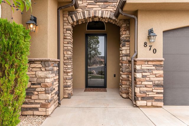 870 N CATALPA DR, Washington, UT 84780