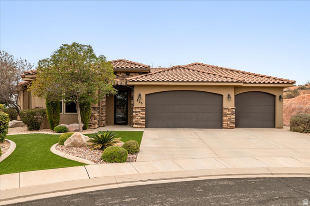 870 N CATALPA DR, Washington, UT 84780