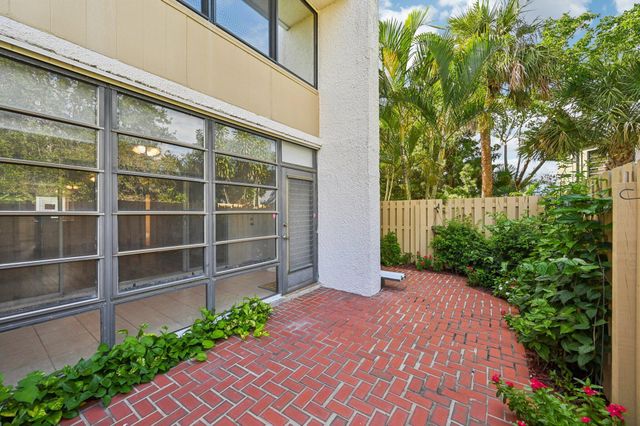 1501 NE 13th Terrace H1, Jensen Beach, FL 34957