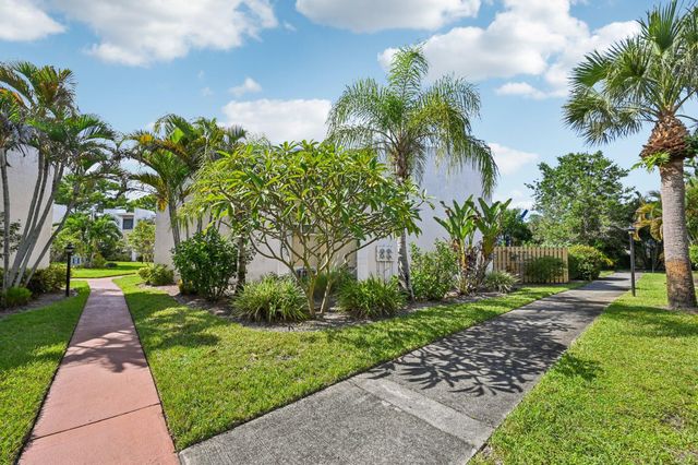 1501 NE 13th Terrace H1, Jensen Beach, FL 34957