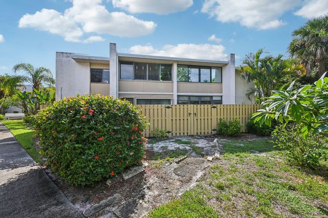 1501 NE 13th Terrace H1, Jensen Beach, FL 34957