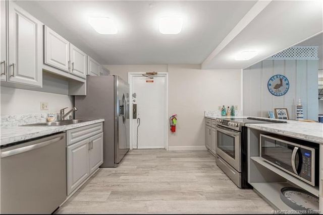 1501 NE 13th Terrace H1, Jensen Beach, FL 34957