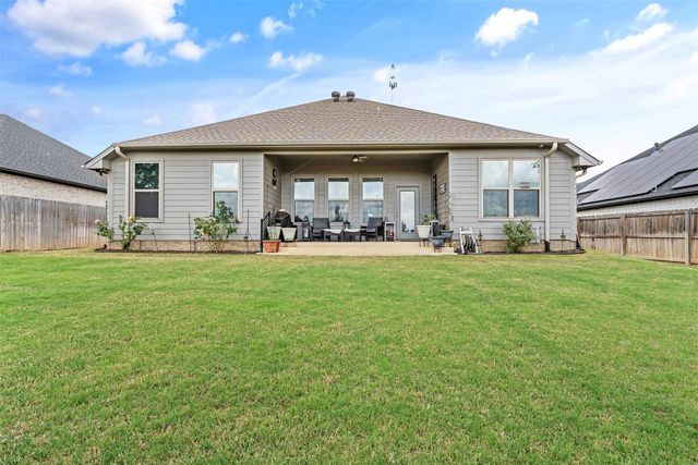 112 Amanda Avenue, Bullard, TX 75757