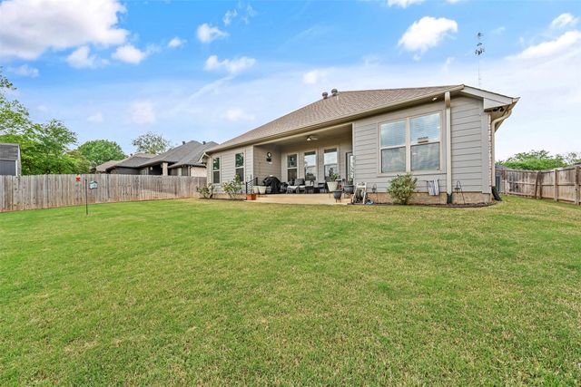 112 Amanda Avenue, Bullard, TX 75757