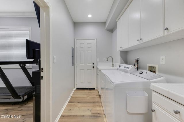 6140 Deerhill Road, Oak Park, CA 91377