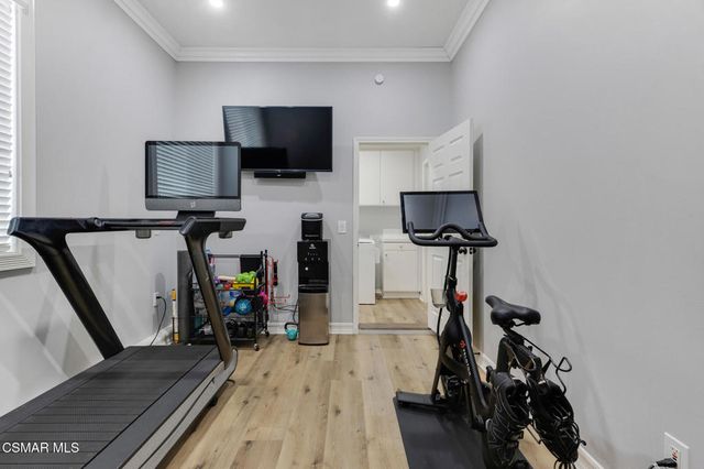 6140 Deerhill Road, Oak Park, CA 91377