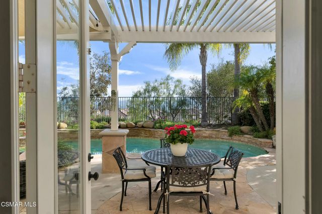 6140 Deerhill Road, Oak Park, CA 91377