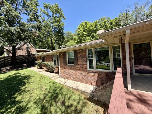 600 Vanoke Dr, Madison, TN 37115