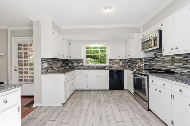600 Vanoke Dr, Madison, TN 37115