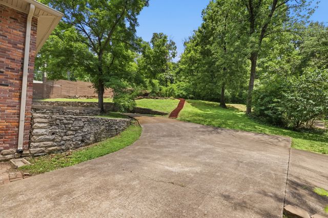600 Vanoke Dr, Madison, TN 37115