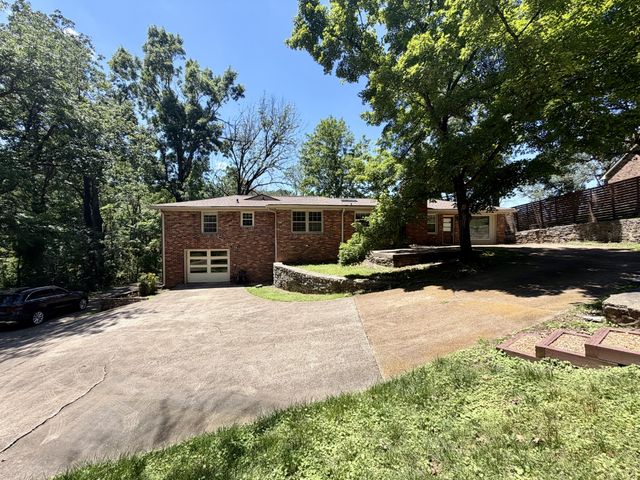 600 Vanoke Dr, Madison, TN 37115