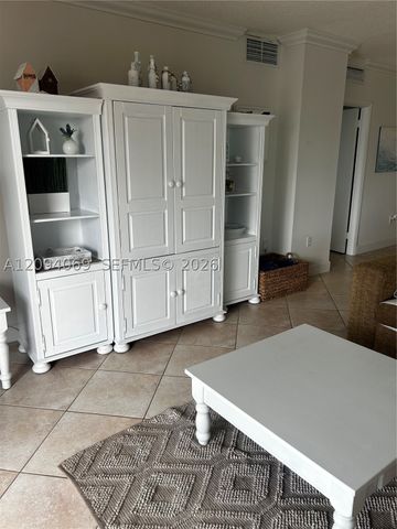 1950 S Ocean Dr 9K, Hallandale Beach, FL 33009