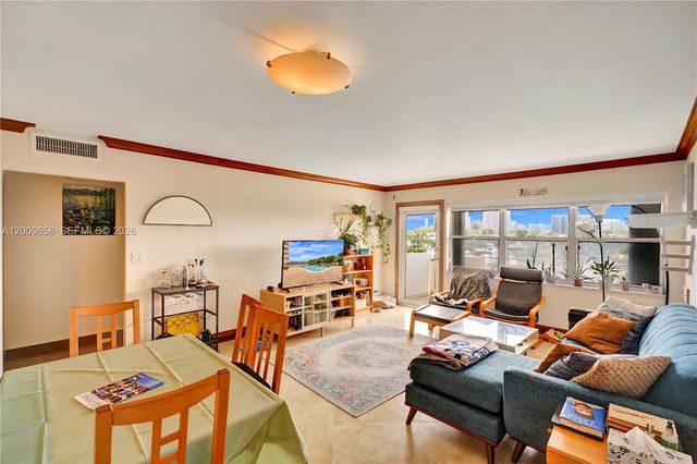 401 Golden Isles Dr 307, Hallandale Beach, FL 33009