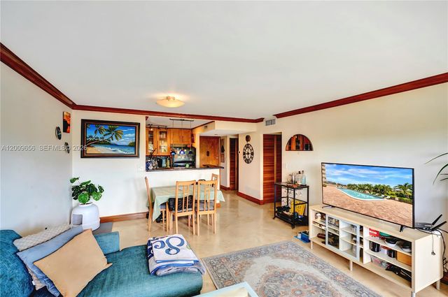 401 Golden Isles Dr 307, Hallandale Beach, FL 33009