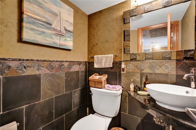 401 Golden Isles Dr 307, Hallandale Beach, FL 33009