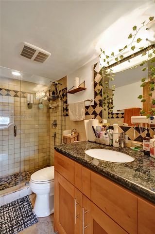 401 Golden Isles Dr 307, Hallandale Beach, FL 33009