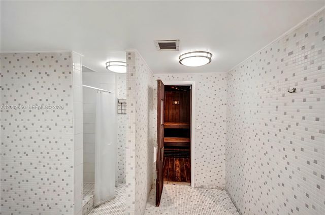 401 Golden Isles Dr 307, Hallandale Beach, FL 33009