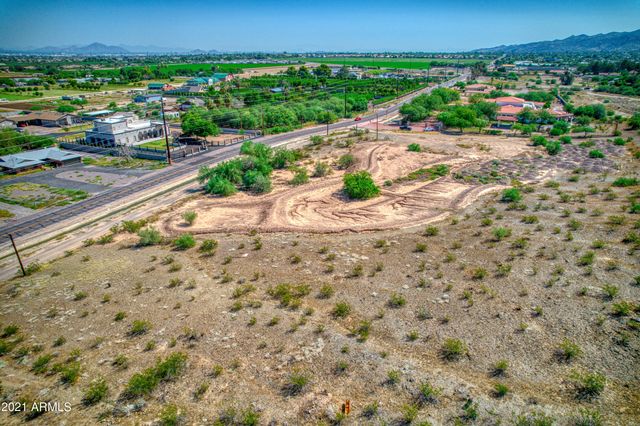 2021 W DOBBINS Road -, Phoenix, AZ 85041