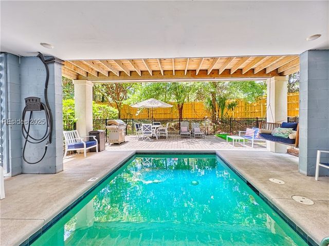 101 Sandcastle Ct, Hilton Head Island, SC 29928