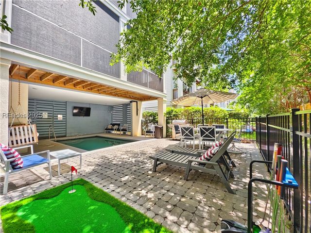 101 Sandcastle Ct, Hilton Head Island, SC 29928