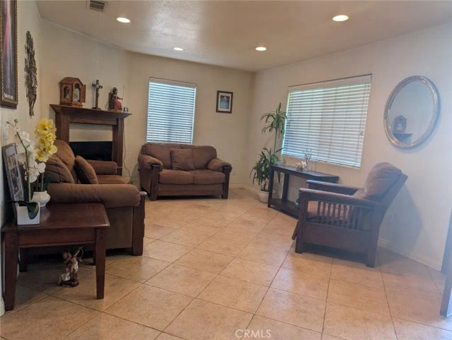 1634 Coronel, San Fernando, CA 91340