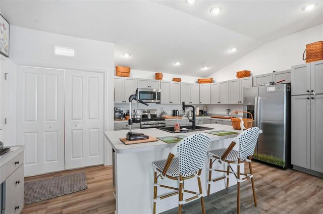 862 SPRING AVENUE, The Villages, FL 34762