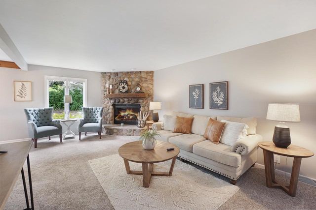 N30W23511 Greenfield COURT, Pewaukee, WI 53072