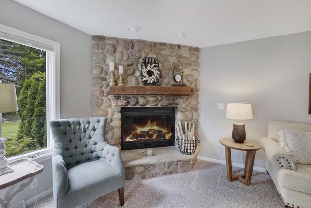 N30W23511 Greenfield COURT, Pewaukee, WI 53072