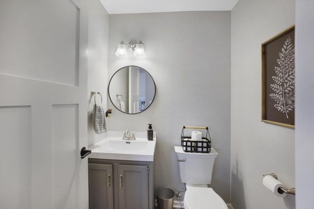 N30W23511 Greenfield COURT, Pewaukee, WI 53072