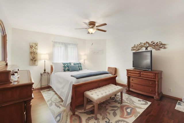 N30W23511 Greenfield COURT, Pewaukee, WI 53072