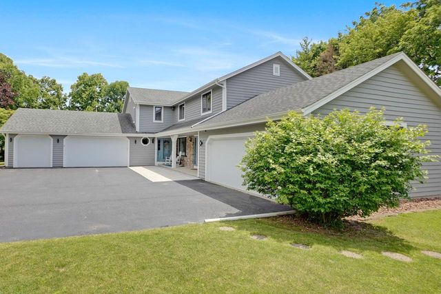N30W23511 Greenfield COURT, Pewaukee, WI 53072