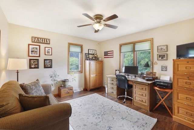 N30W23511 Greenfield COURT, Pewaukee, WI 53072