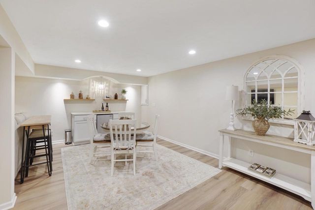 N30W23511 Greenfield COURT, Pewaukee, WI 53072