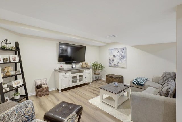 N30W23511 Greenfield COURT, Pewaukee, WI 53072