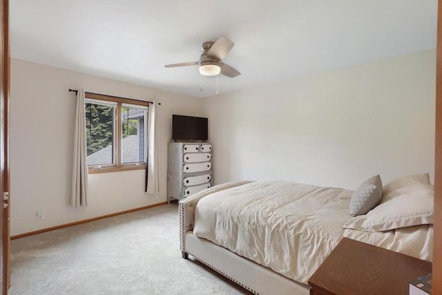N30W23511 Greenfield COURT, Pewaukee, WI 53072