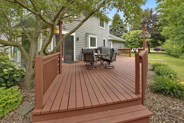 N30W23511 Greenfield COURT, Pewaukee, WI 53072