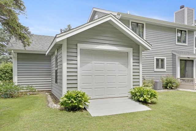 N30W23511 Greenfield COURT, Pewaukee, WI 53072