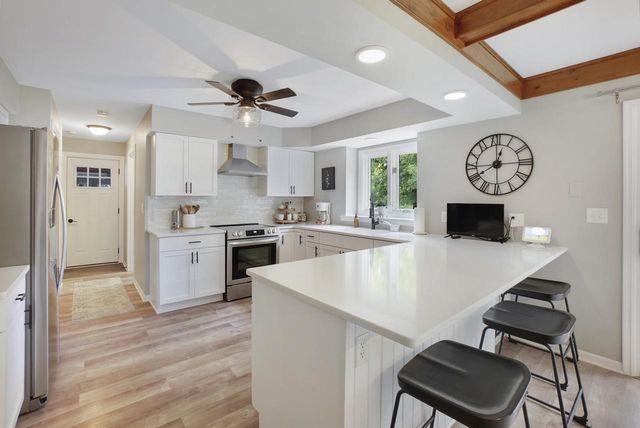 N30W23511 Greenfield COURT, Pewaukee, WI 53072