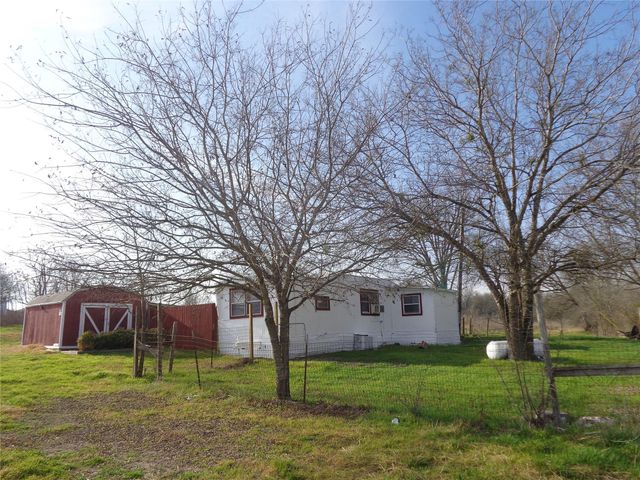 910 Bunton LN B, Uhland, TX 78640